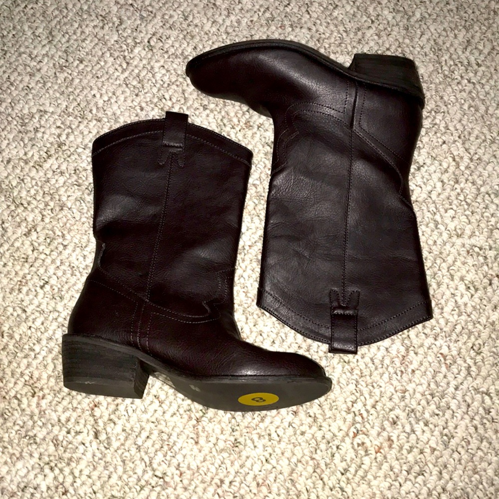 Never used! Brown boots, size 8